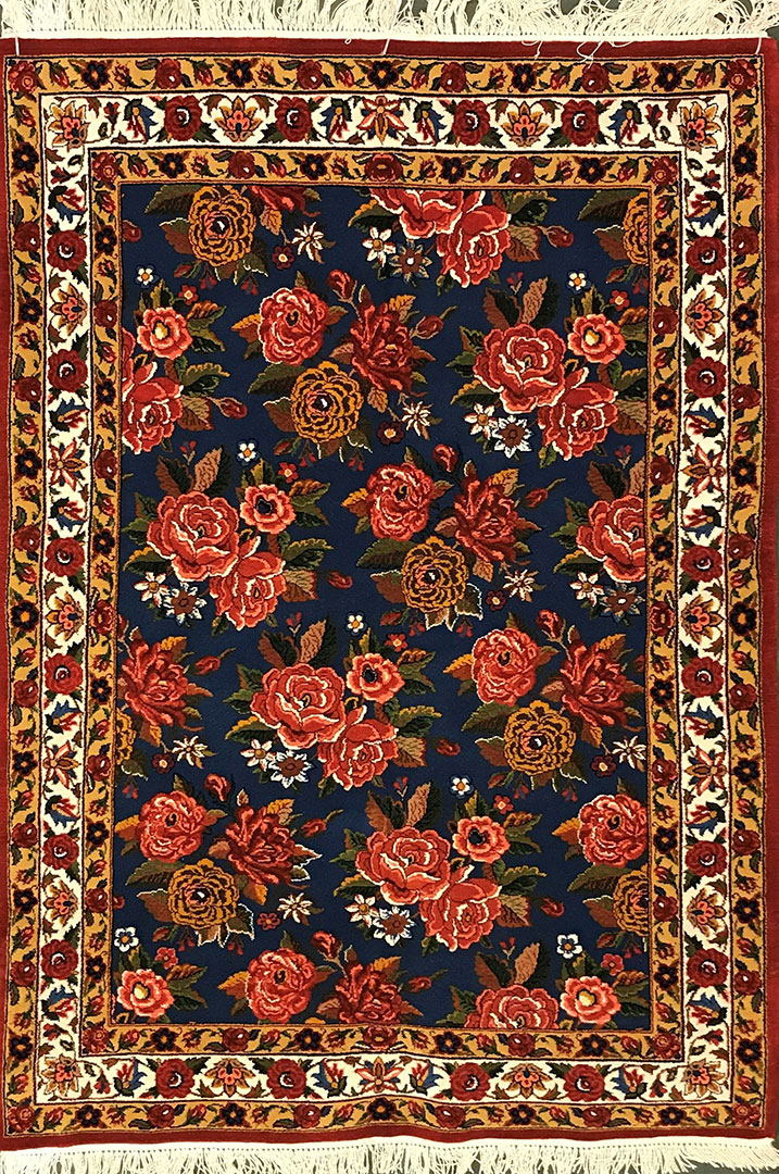 قالیچه بختیار طرح گل رز