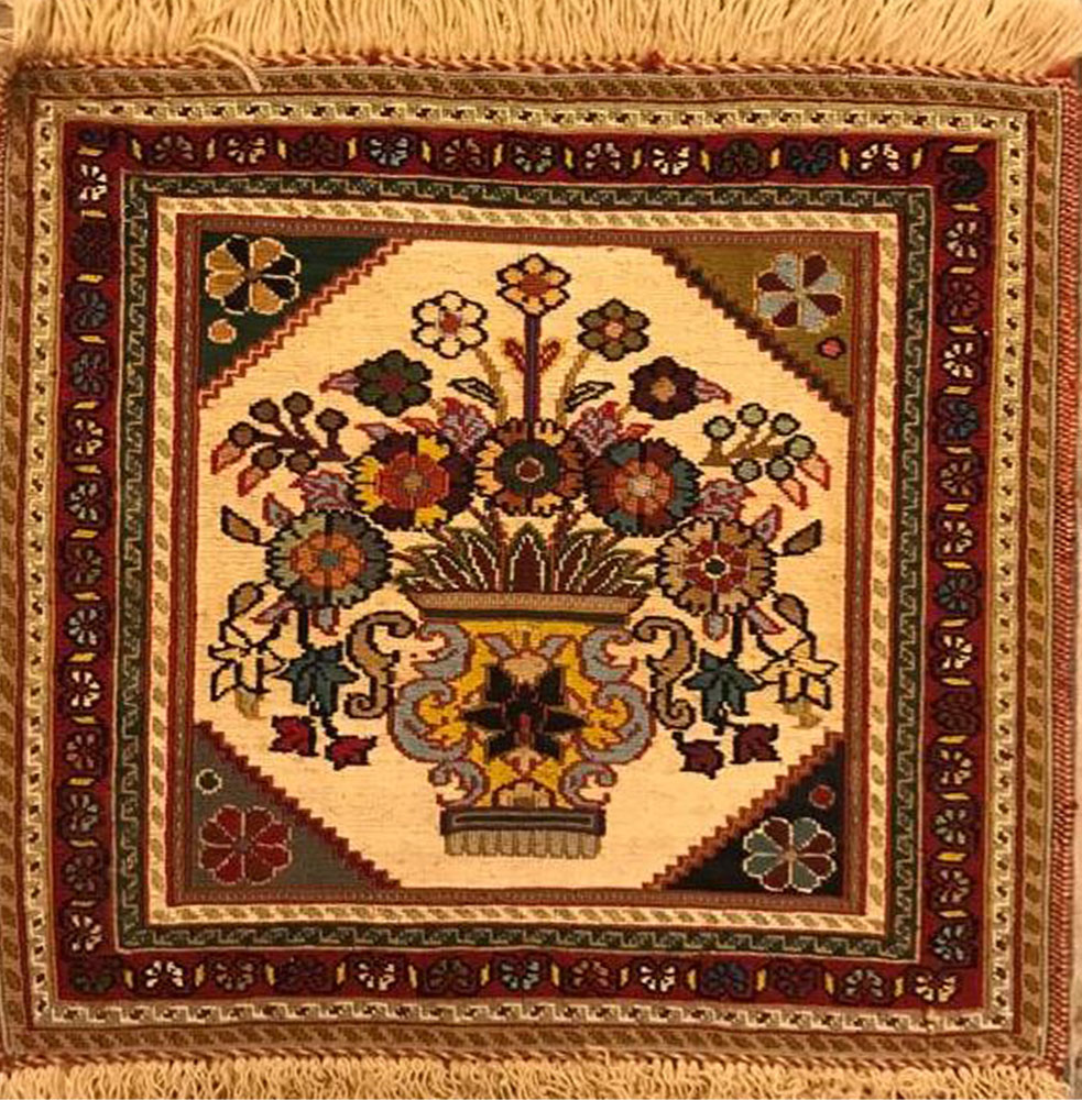 گلیم سوزنی طرح گل و گلدان