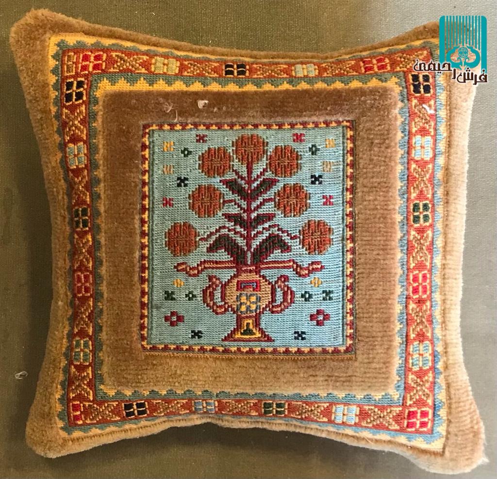 کوسن گلیم فرش سیرجانی طرح گلدانی