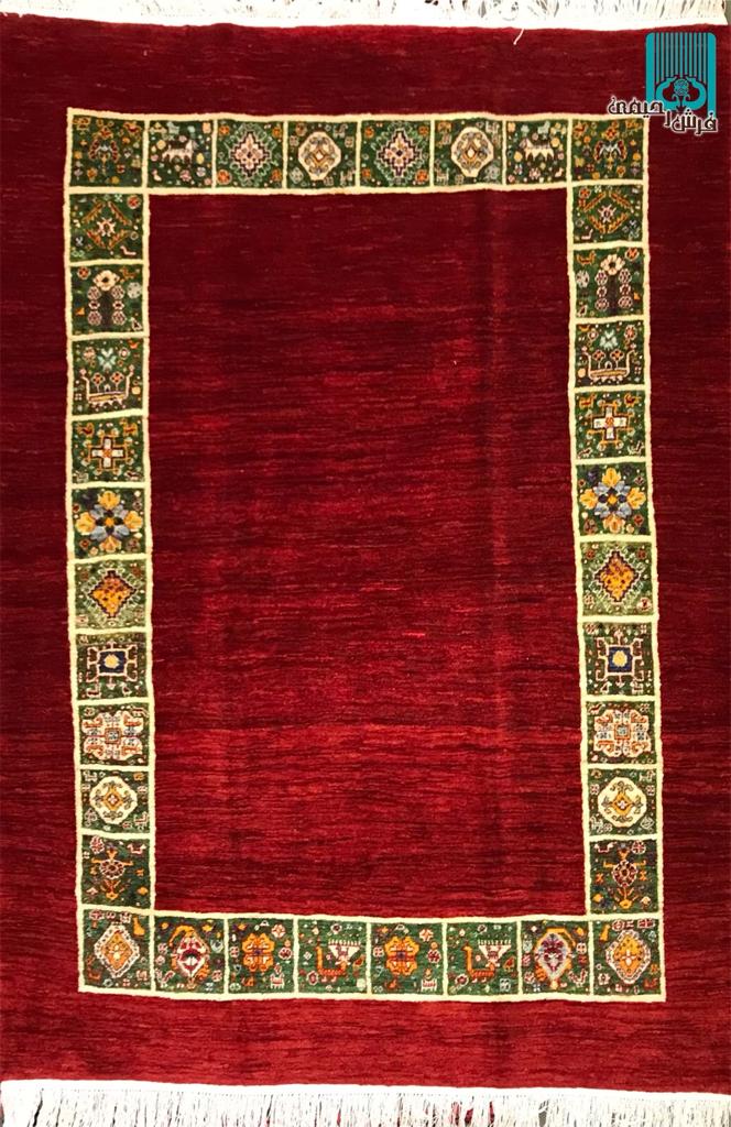 قالیچه قشقایی طرح کف ساده حاشیه خشتی