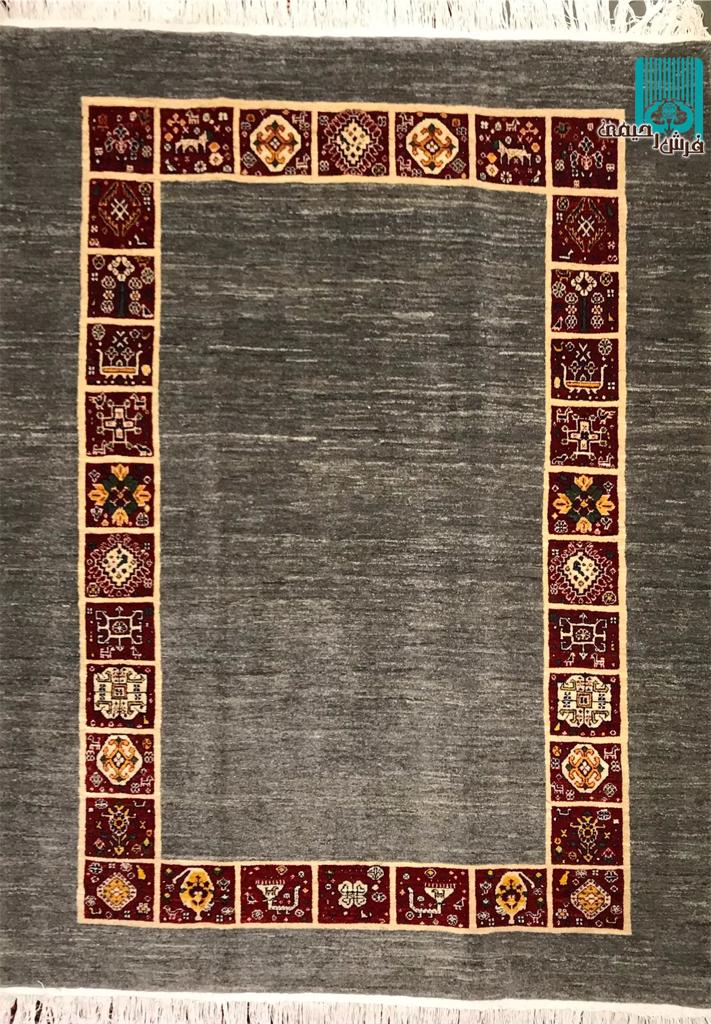 قالیچه قشقایی طرح کف ساده حاشیه خشتی