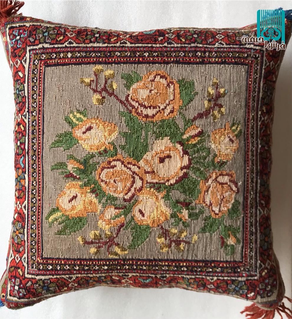 کوسن گلیم سوزنی طرح گلفرنگ
