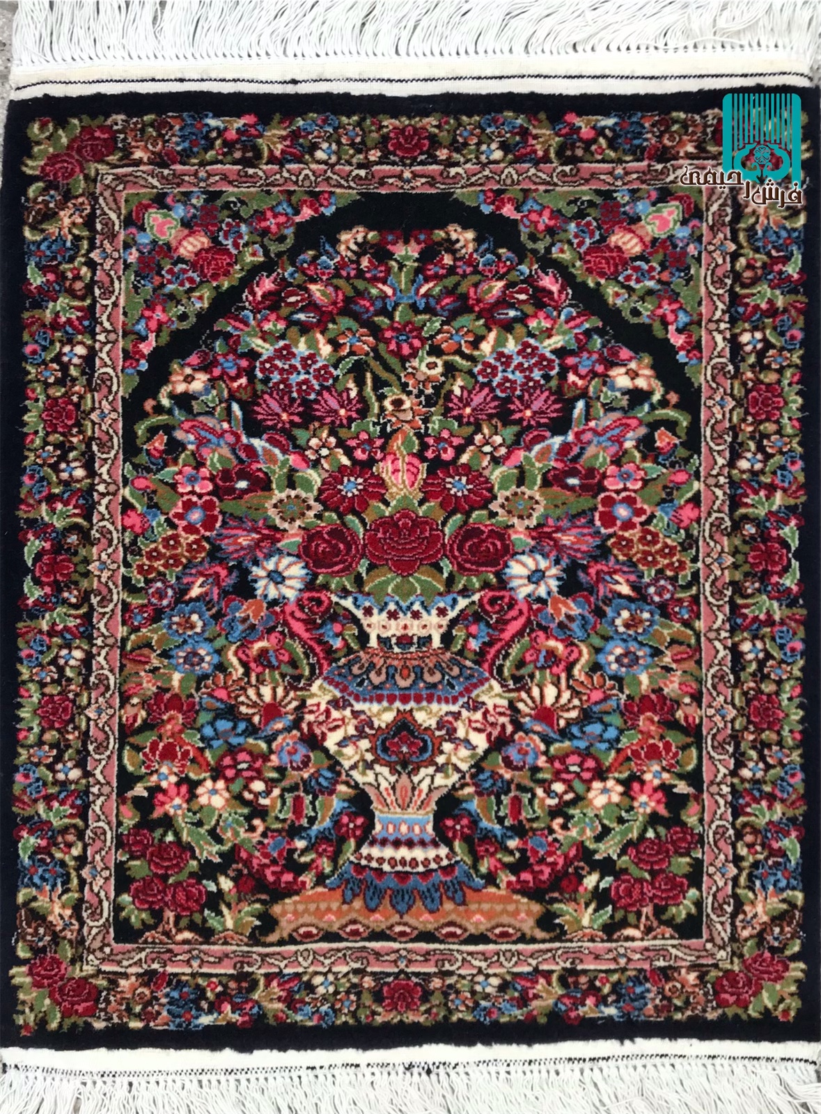 تابلوفرش کرمان آنتیک طرح گلدانی