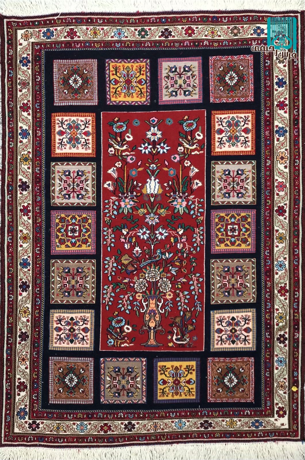 ذرع و نیم گلیم سوزنی سیرجان طرح گلدانی حاشیه خشتی