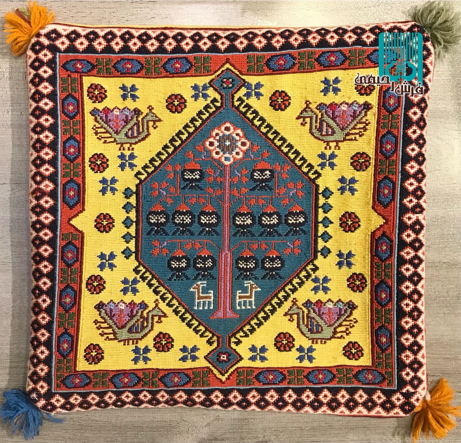 جفت کوسن گلیم سوزنی سیرجان طرح درخت انار