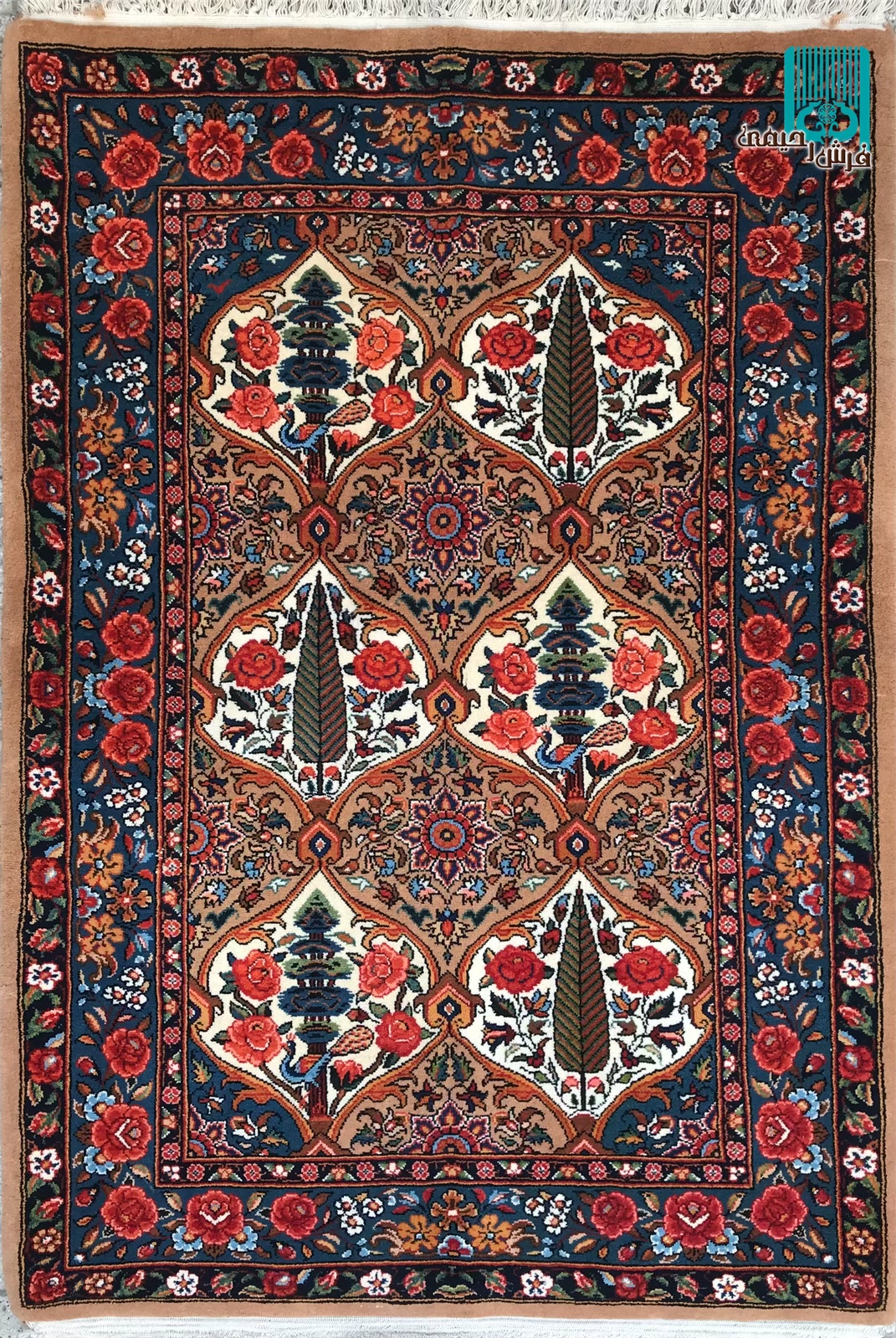 ذرع و نیم بختیاری طرح قاب سرو و کاج